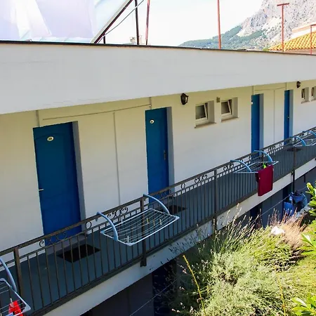 Ξενοδοχείο Beach Hotel 3*