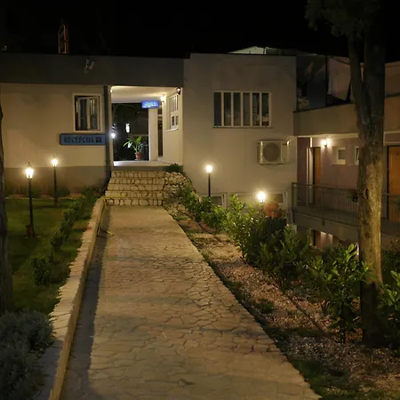 Ξενοδοχείο Beach Hotel 3*