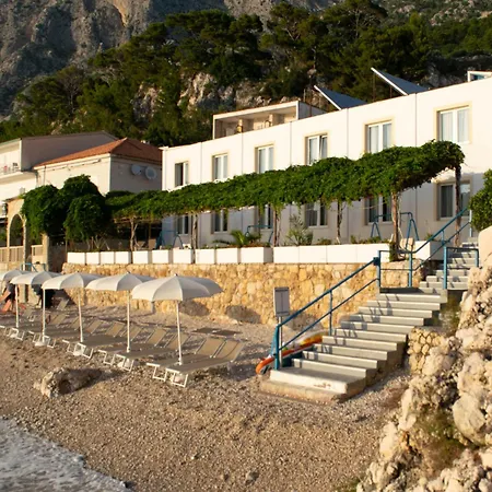 Beach Hotel Hotel 3*