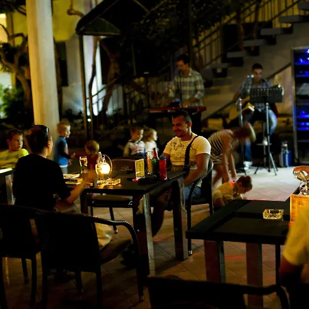 Beach Hotel Ξενοδοχείο 3*