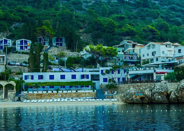 Beach Hotel Hotel 3*