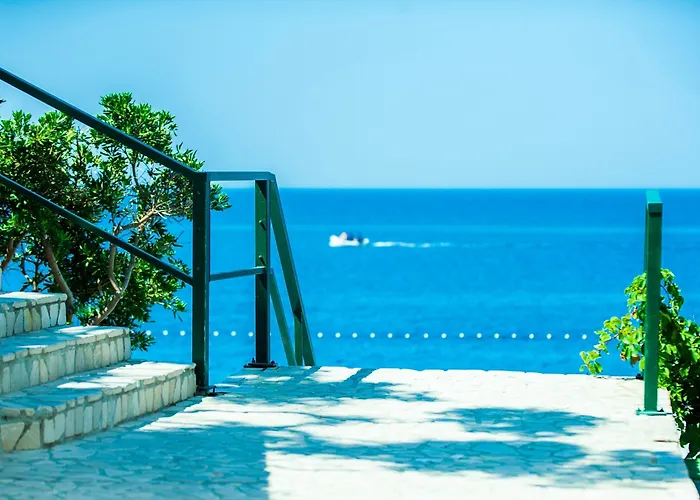 Beach Hotel 3*